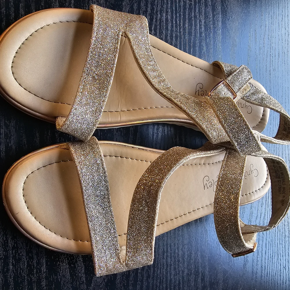 Cynthia Rowley Gold Glitter Sandals Girls/Youth Sz 3